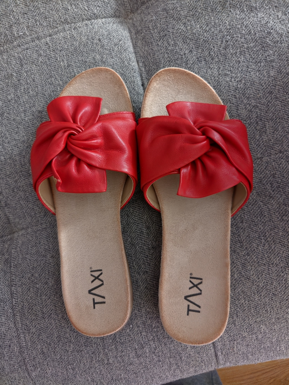 Red Knot Slide Sandals Nwot Taxi Brand